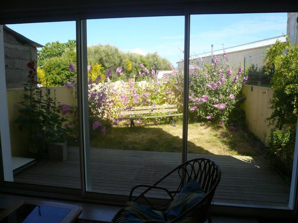 Maison Mitoyenne 3 Ch. Avec Jardin, Terrasse Et Poele A Bois, Proche Du Port De Sauzon, Animaux Ok - Fr-1-418-160 Exteriör bild